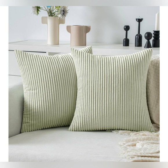 NEW 2 Pillow Covers Decorative Square Throw Pillow Covers Set 20” Light Green - Picture 1 of 4